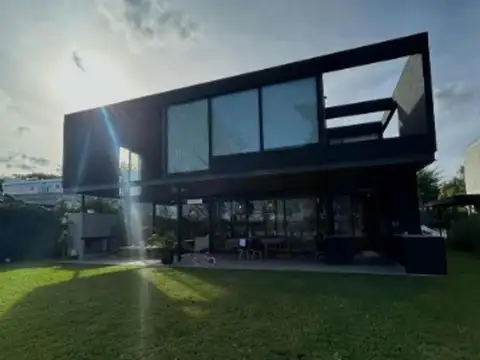 Casa en Venta de 5 dormitorios