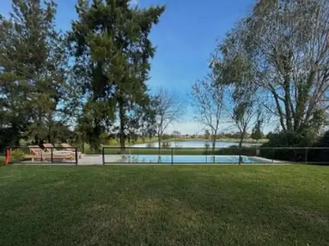 Casa 6 ambientes con 4 baños