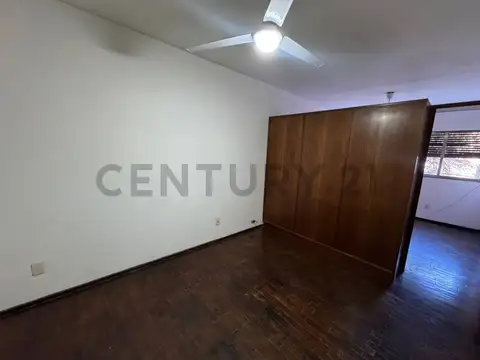 Espejo 100, Piso 1