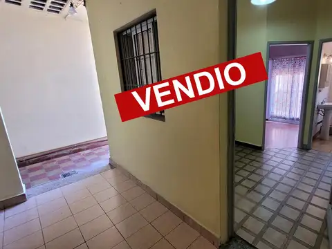 Casa Ph 3 ambientes con patio - Morón