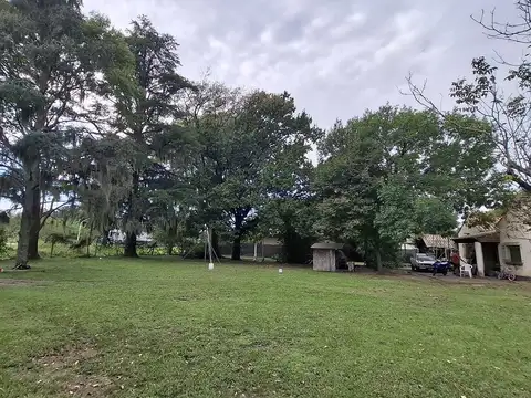Venta de terreno con casa a reciclar 4500 mts Villa La Ribera - Iriondo