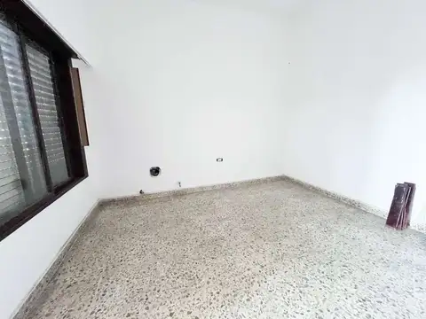 Casa 2 ambientes con 1 baño