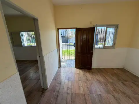 Depto Tipo Casa en Alquiler de 2 dormitorios