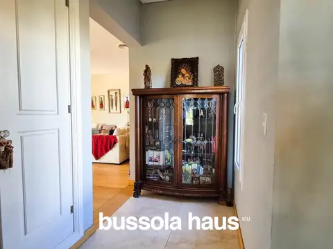 Casa 6 ambientes con 4 baños