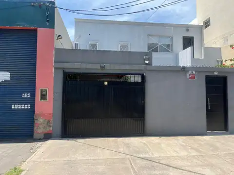 PH en venta en Lanús