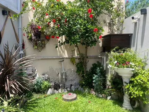 Depto Tipo Casa en Venta de 6 ambientes