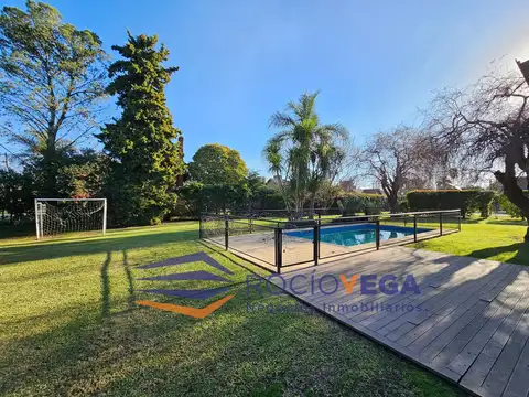 Casa en Venta con 4 cocheras