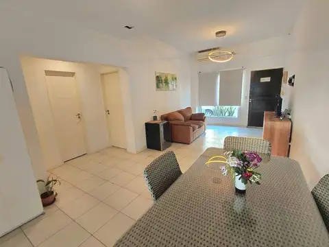 Depto Tipo Casa en Venta con 1 cocheras