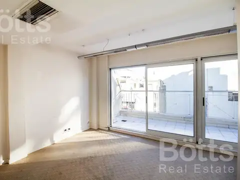 Oficina 7 ambientes con 2 baños