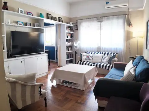 RECOLETA. MUY LINDO 3 AMB CON DEP EN EDIFICIO DE ESTILO