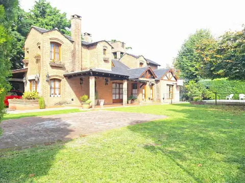 Casa Chalet  en Venta en Banco Provincia, Francisco Álvarez, Moreno