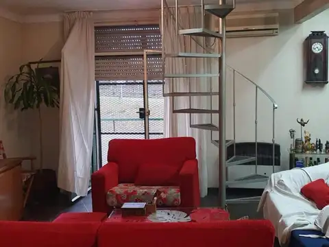 Depto Tipo Casa en Venta 60 años