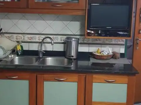 Depto Tipo Casa 6 ambientes con 1 baño