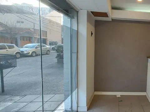 Local en Alquiler en Florida, $ 1.000.000