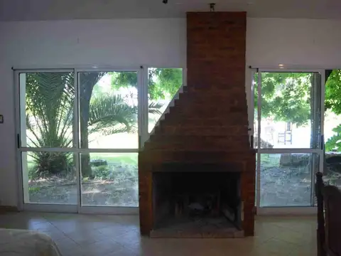 FRACCIÓN  CON CASA EN VENTA EN CHACRAS DE CANNING 