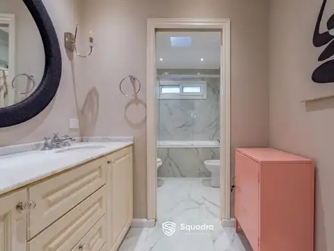 Casa en Venta con 3 cocheras