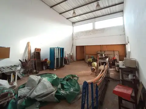 Local en Alquiler en Luján, $ 700.000