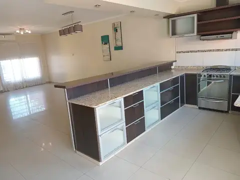 Depto Tipo Casa en Venta en Cipolletti, USD 225.000