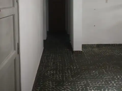 Casa 5 ambientes con 1 baño