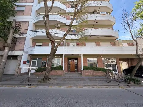 Romulo Noya 677 , Piso 5