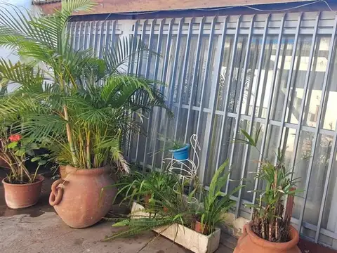 Casa 5 ambientes con 1 baño