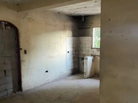 Casa 2 ambientes con 1 baño