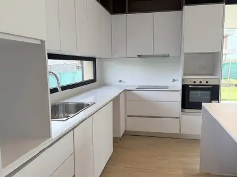 Casa en Venta en Funes, USD 435.000