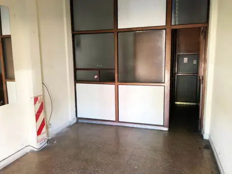 LOCAL DE 26 MTS EN BOEDO. EXCELENTE UBICACION