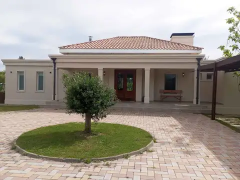 VENTA DE CASA EN CAMPOS DE ROCA II