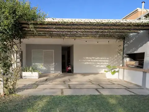 OPORTUNIDAD Casa en venta en el MOLLAR I - CERRILLOS