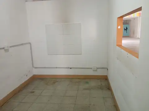 Local en Alquiler Via Púb.