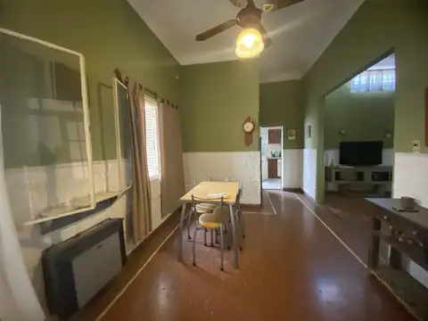 Casa 3 ambientes con 2 baños