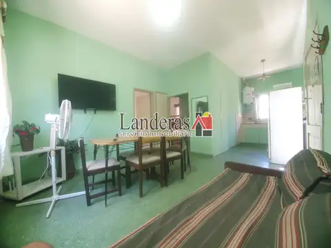 VENTA EN BLOCK - Casa 3 amb. + 6 Departamentos 2 amb. - Lote Propio de 15 x 40