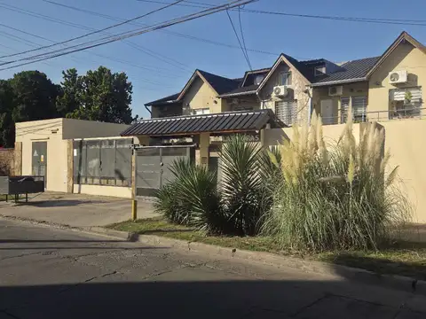 Depto Tipo Casa 2 ambientes con 1 baño