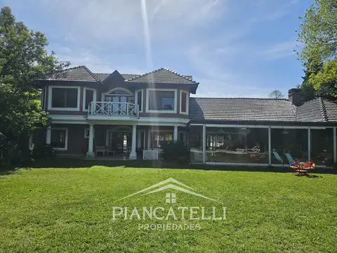 Casa en Venta con 1 cochera