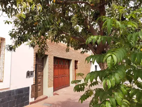 Venta casa dos dormitorios cochera providencia
