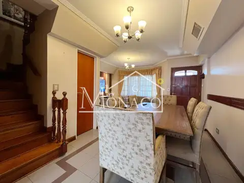 Depto Tipo Casa 4 ambientes con 3 baños
