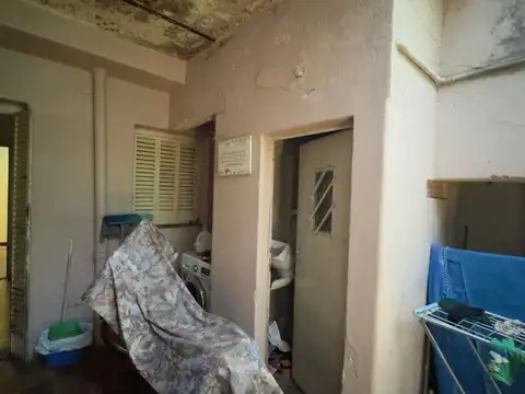 CASA EN VENTA 2 DORMITOROS Y COCHERA ARROYITO