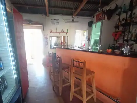 VENTA CASA CON LOCAL COMERCIAL - HUMAHUACA