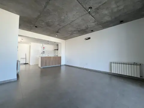 Venta de semipiso tipo loft de 2 ambientes divisible en Bernal Oeste