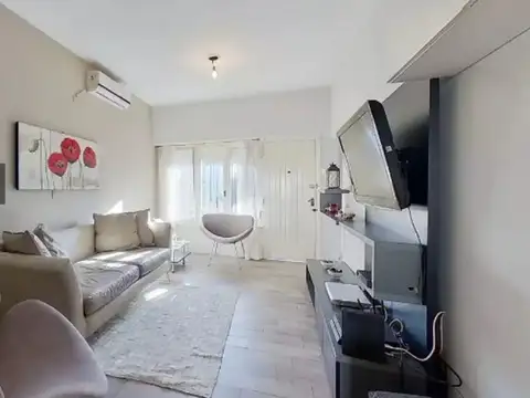 Casa 6 ambientes con 2 baños