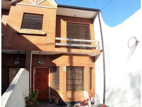 PH CON COCHERA PATIO PARRILLA TERRAZA Y PLAYROOM