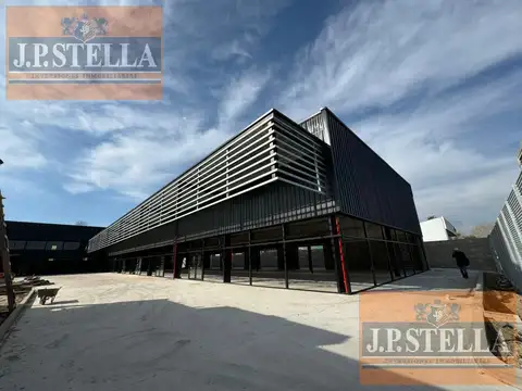 Complejo de Locales a Estrenar 4400 m² Edificados - Francisco Alvarez