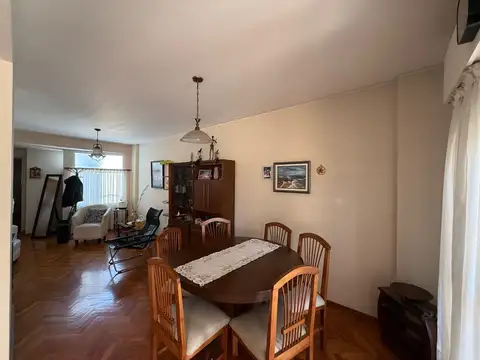 Departamento 4 ambientes con 2 baños