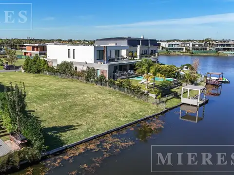 Lote en venta al Lago Central en Virazon, Nordelta