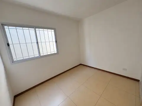 Oficina en Alquiler en Godoy Cruz, $ 550.000
