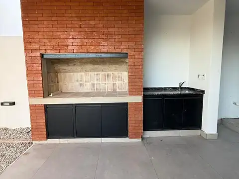 Casa 5 ambientes con 3 baños