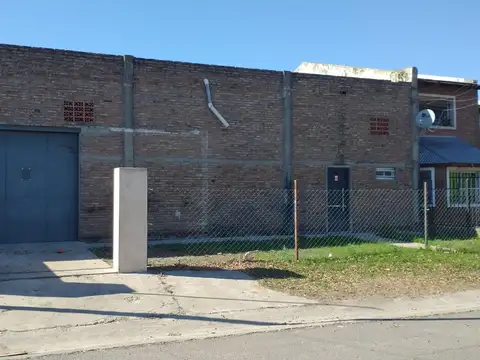 Galpón en Barrio Parque Field