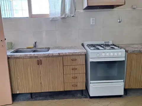 CASA DE 3 DORMITORIOS, SEXTA SECCIÓN, MENDOZA