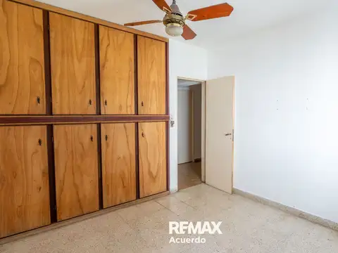 VENTA CASA DOS DORMITORIOS+DPTO FONDO SAN NICOLAS
